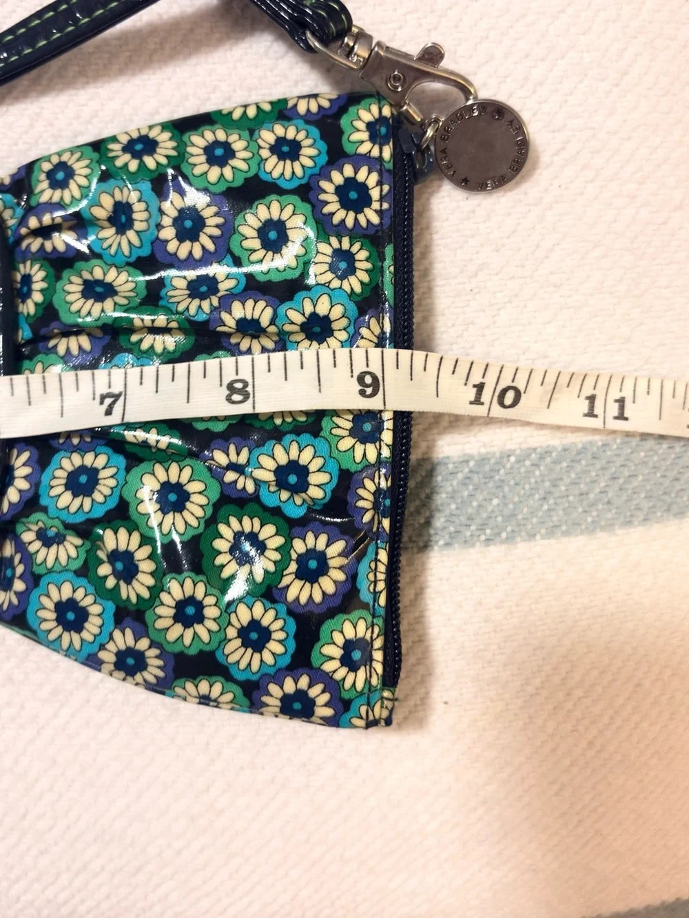 Vintage Vera Bradley crossbody vinyl bow shape, double pocket